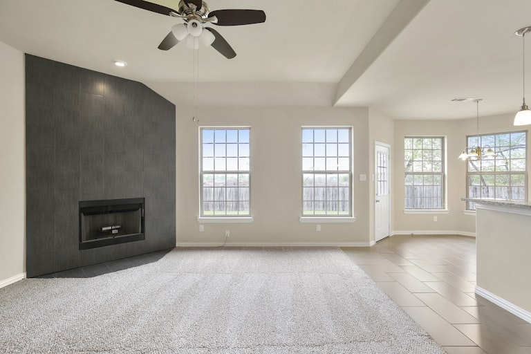Photo 9 of 26 - 413 Harvard Dr, Glenn Heights, TX 75154