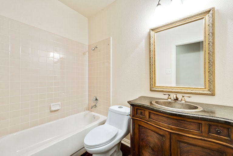 Photo 25 of 27 - 212 Hollywood Dr, Coppell, TX 75019