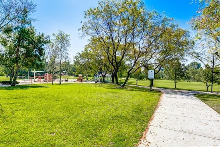 Photo 34 of 39 - 25631 Mont Pointe #7D, Lake Forest, CA 92630
