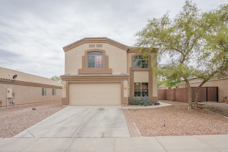 Photo 1 of 32 - 1416 S 230th Dr, Buckeye, AZ 85326
