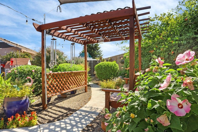 Photo 40 of 46 - 1026 Dimaggio Way, Galt, CA 95632