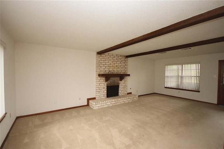 Photo 17 of 31 - 7507 Renmark Ln, Houston, TX 77070