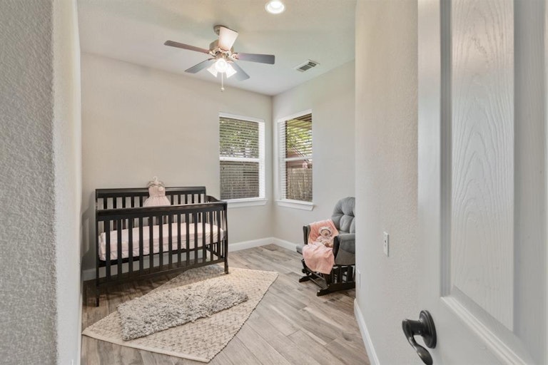 Photo 15 of 39 - 333 Grand Creek Dr, League City, TX 77573