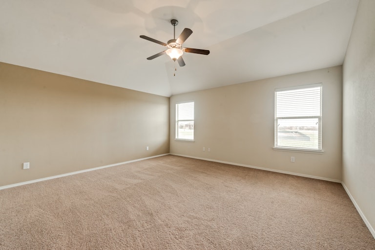 Photo 15 of 28 - 14000 Zippo Way, Haslet, TX 76052