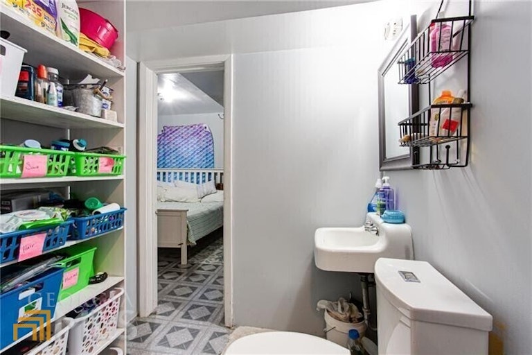 Photo 25 of 37 - 2612 Clairmont Rd NE, Atlanta, GA 30329