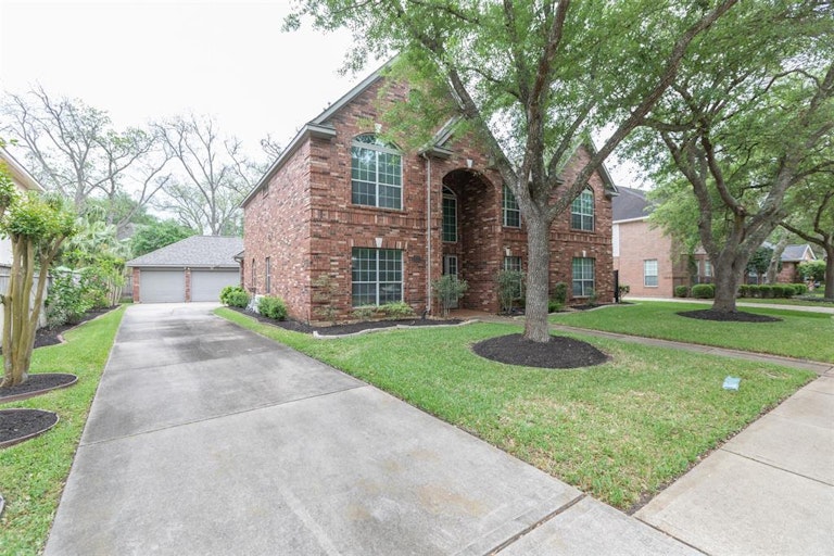 Photo 2 of 44 - 71 Grassy Knls, Sugar Land, TX 77479