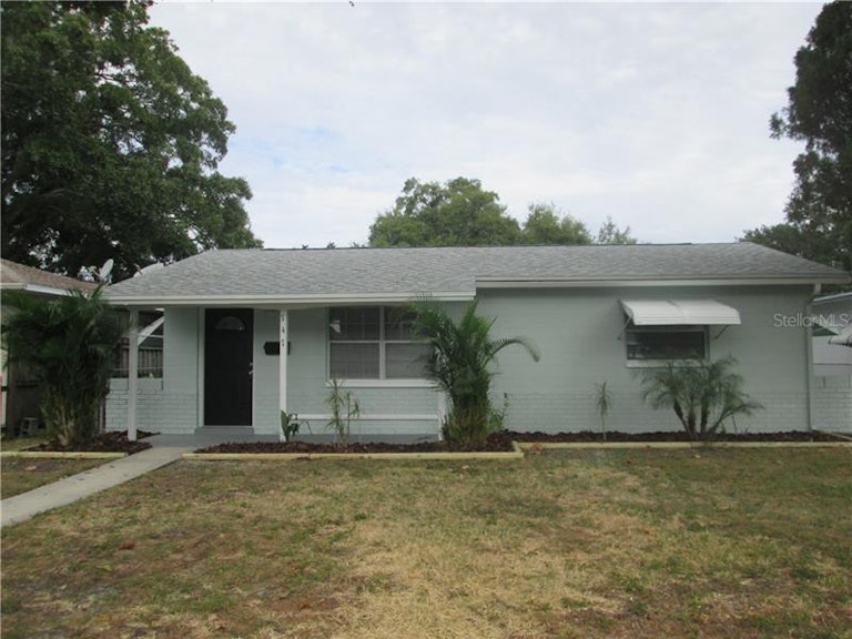 Photo 1 of 18 - 747 74th Ave N, Saint Petersburg, FL 33702