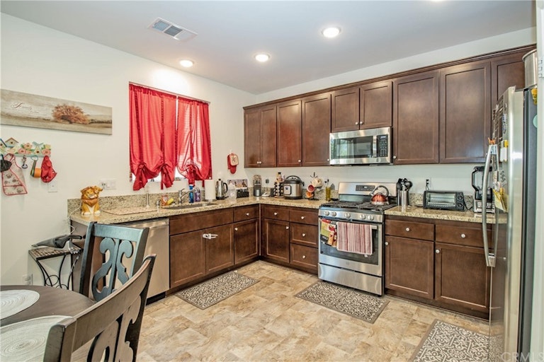 Photo 5 of 19 - 946 Blue Orchid, Beaumont, CA 92223