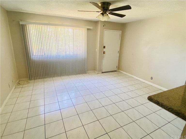Photo 5 of 32 - 405 E Truslow Ave, Fullerton, CA 92832
