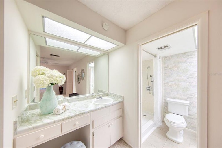 Photo 16 of 39 - 1614 Berwick Ct Unit C, Palm Harbor, FL 34684