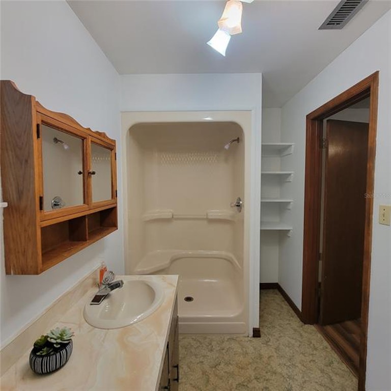 Photo 28 of 35 - 1449 Irma Rd, Eustis, FL 32726