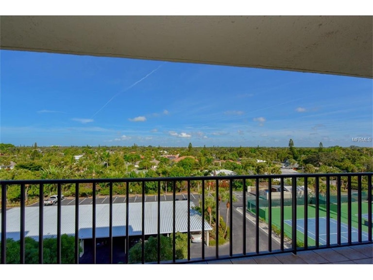 Photo 14 of 23 - 1055 Beach Rd Unit B-503, Sarasota, FL 34242