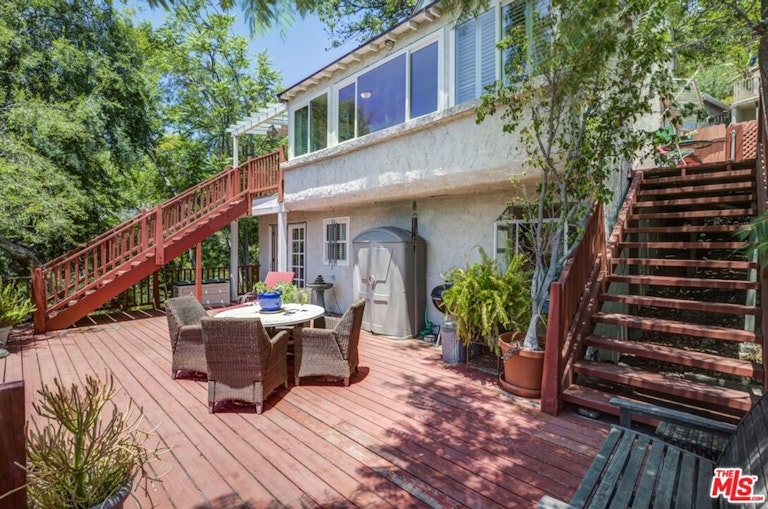 Photo 37 of 49 - 723 Sunnyhill Dr, Los Angeles, CA 90065