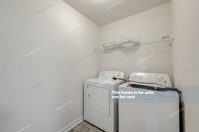 Photo 19 of 29 - 2597 King Louis Dr, Jacksonville, FL 32254
