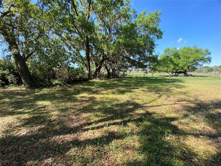 Photo 6 of 25 - 2330 N Valrico Rd, Seffner, FL 33584