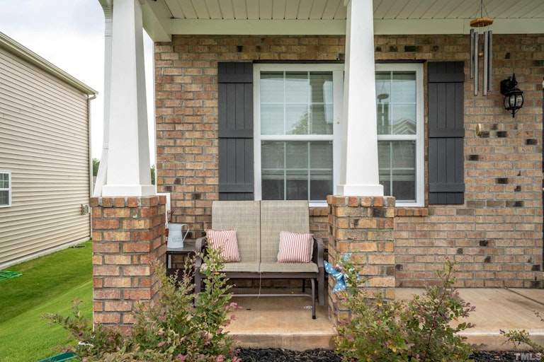 Photo 3 of 32 - 160 Prairie St, Clayton, NC 27527