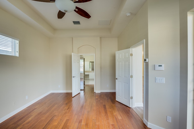 Photo 5 of 15 - 10712 Tavistock Dr, Tampa, FL 33626