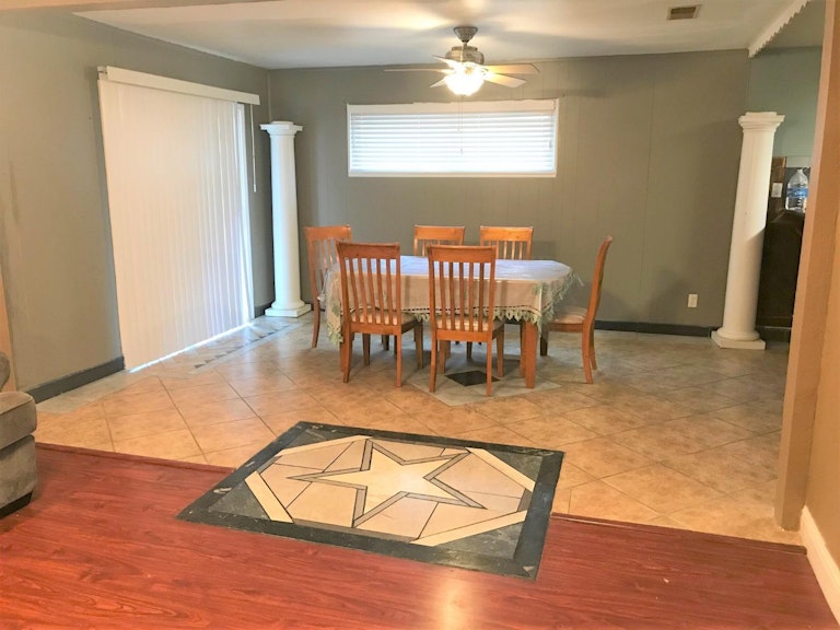 Photo 3 of 19 - 704 Barbara Way, Woodland, CA 95776