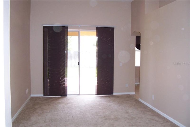 Photo 8 of 24 - 10924 Australian Pine Dr, Riverview, FL 33579