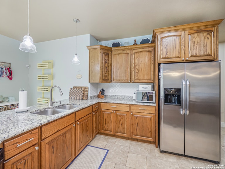 Photo 17 of 49 - 834 Lodge Creek Dr, New Braunfels, TX 78132