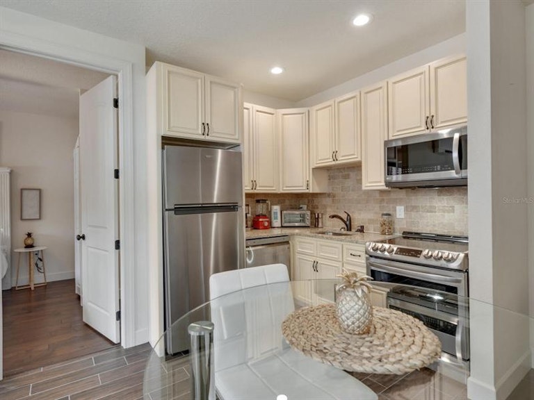 Photo 34 of 69 - 635 N Osprey Ave, Sarasota, FL 34236