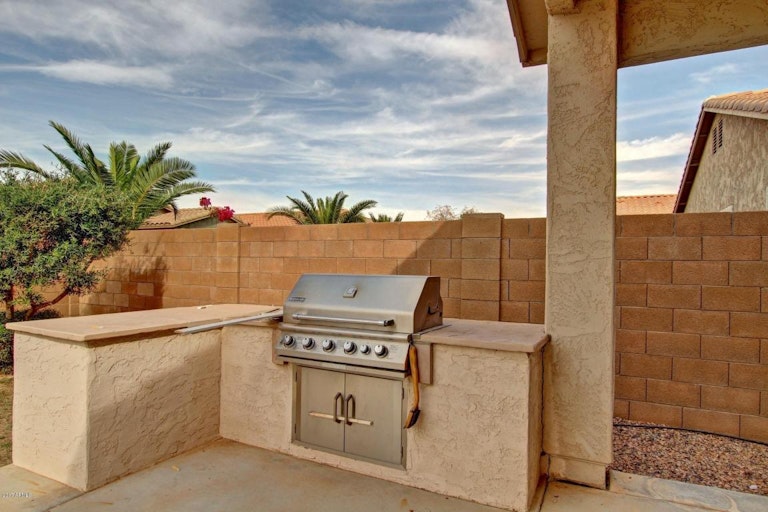 Photo 26 of 30 - 45464 W Alamendras St, Maricopa, AZ 85139
