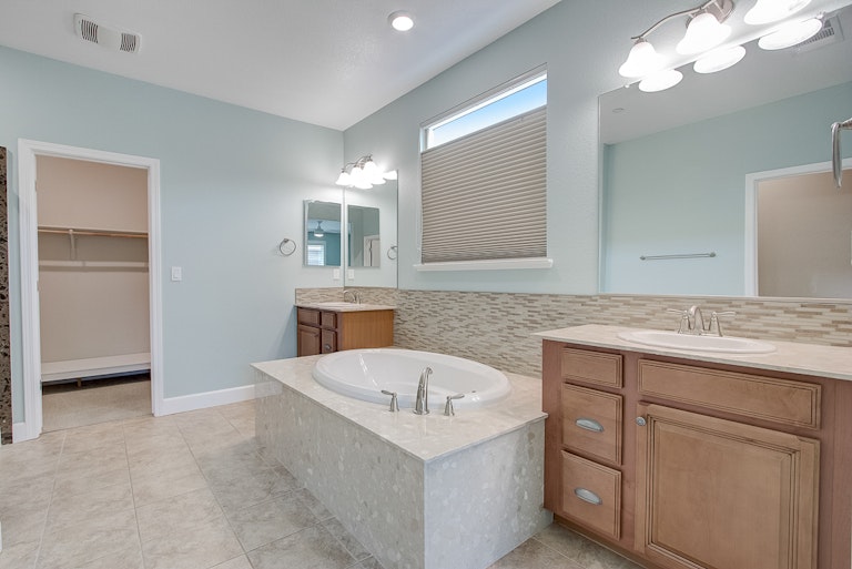 Photo 8 of 33 - 1818 Veneto Way, Lincoln, CA 95648