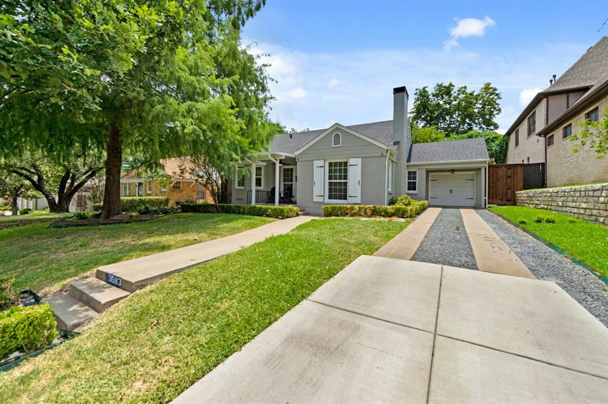Photo 1 of 26 - 3583 W 4th St, Fort Worth, TX 76107