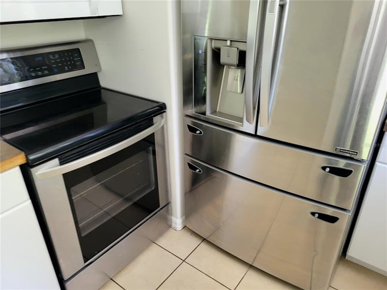 Photo 9 of 12 - 2506 1st Dr E, Palmetto, FL 34221