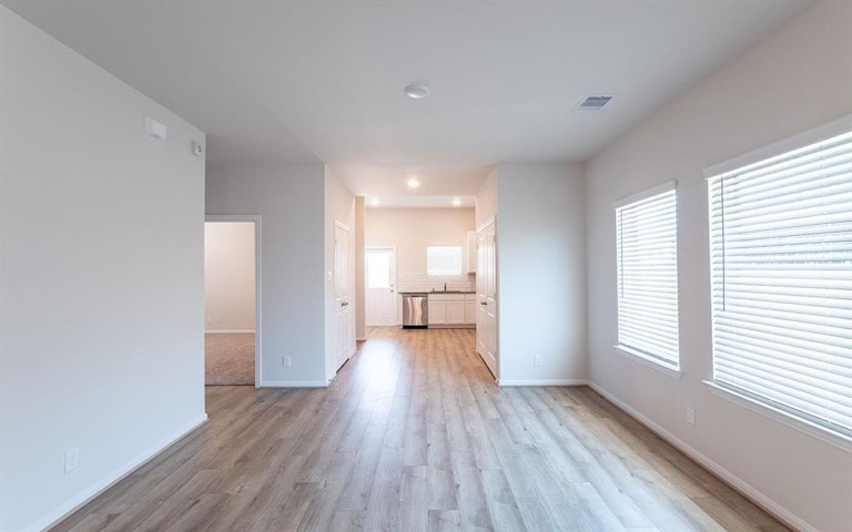 Photo 3 of 14 - 1248 Ponderosa Pine Dr, Rosharon, TX 77583