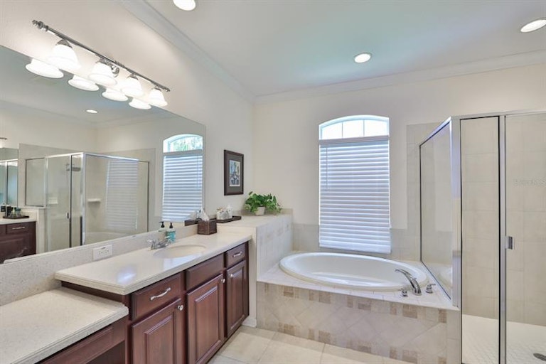 Photo 25 of 50 - 801 Seminole Sky Dr, Ruskin, FL 33570