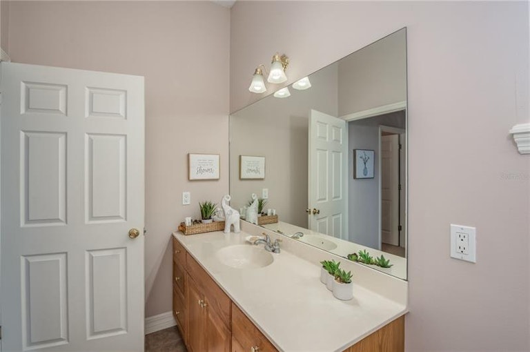Photo 26 of 33 - 5851 Effie Dr, Apopka, FL 32712