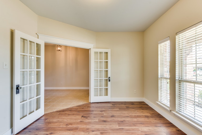 Photo 3 of 23 - 1818 Burl Ln, Anna, TX 75409