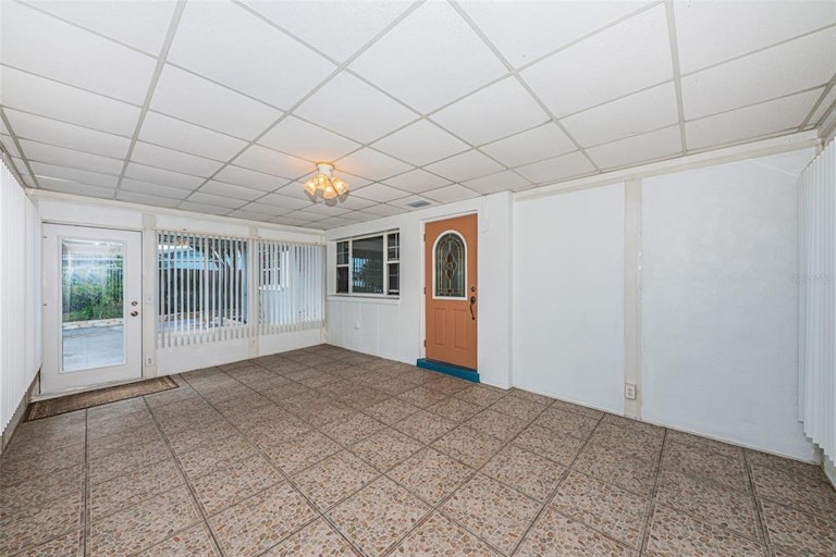 Photo 4 of 27 - 5131 96th Ter N, Pinellas Park, FL 33782