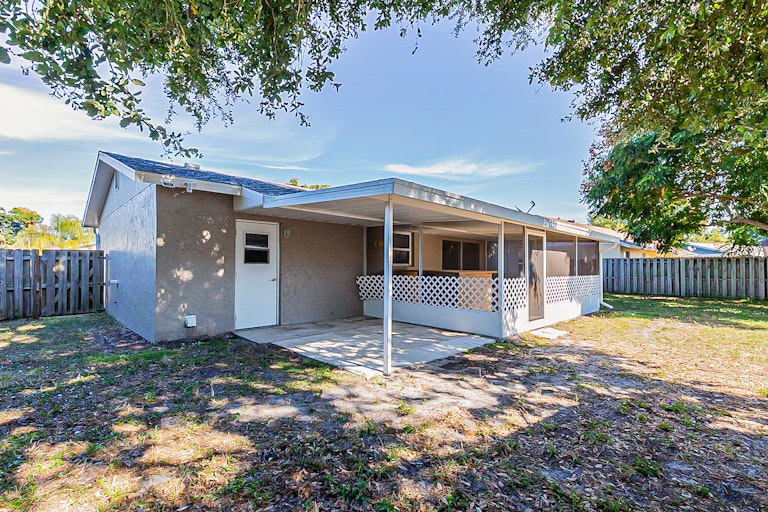 Photo 25 of 26 - 4033 Sandpointe Dr, Bradenton, FL 34205