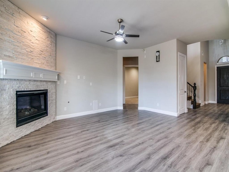 Photo 9 of 28 - 1613 Montage Dr, Garland, TX 75040