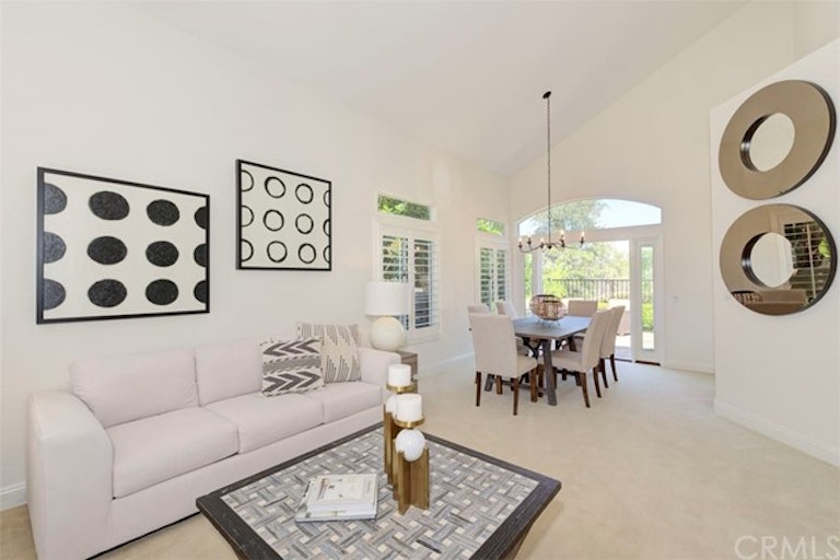Photo 6 of 50 - 28561 Camelback Rd, Trabuco Canyon, CA 92679