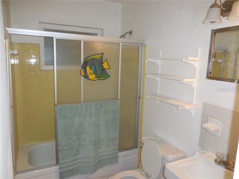 Photo 10 of 21 - 700 Sunset Ave, Orange City, FL 32763