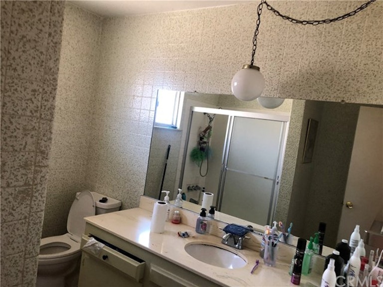 Photo 6 of 11 - 9555 Madrona Dr, Fontana, CA 92335