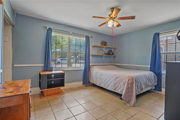 Photo 14 of 29 - 612 Highland Dr, Arlington, TX 76010