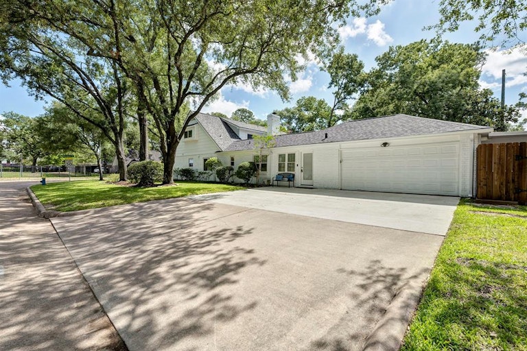 Photo 32 of 34 - 13519 Westport Ln, Houston, TX 77079