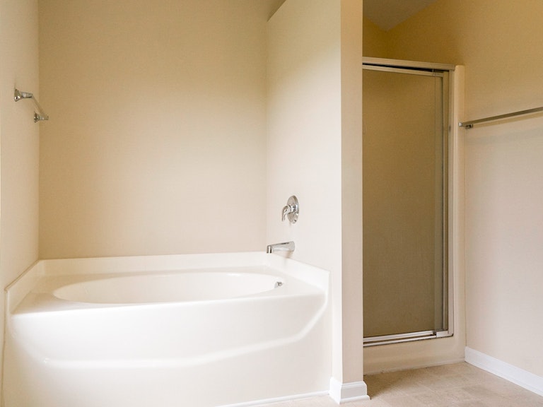 Photo 14 of 23 - 2601 Blue Iris Ln, Durham, NC 27703