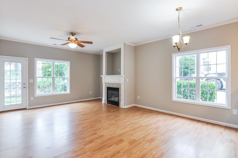 Photo 3 of 25 - 3003 White Cloud Cir, Apex, NC 27502