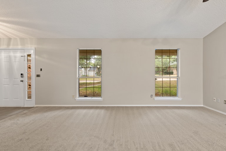 Photo 8 of 34 - 1512 Cumberland Dr, Cedar Hill, TX 75104