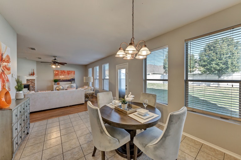 Photo 11 of 30 - 7232 Denver City Dr, Fort Worth, TX 76179
