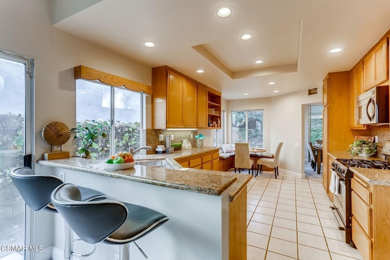 Photo 8 of 28 - 12036 Alderbrook St, Moorpark, CA 93021