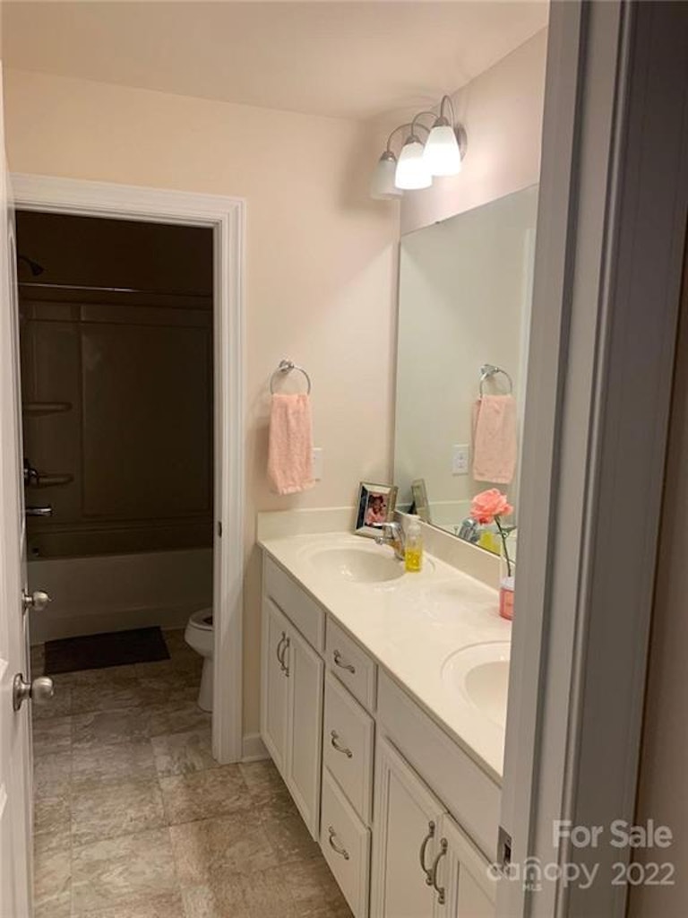 Photo 10 of 11 - 9320 Glenburn Ln, Charlotte, NC 28278