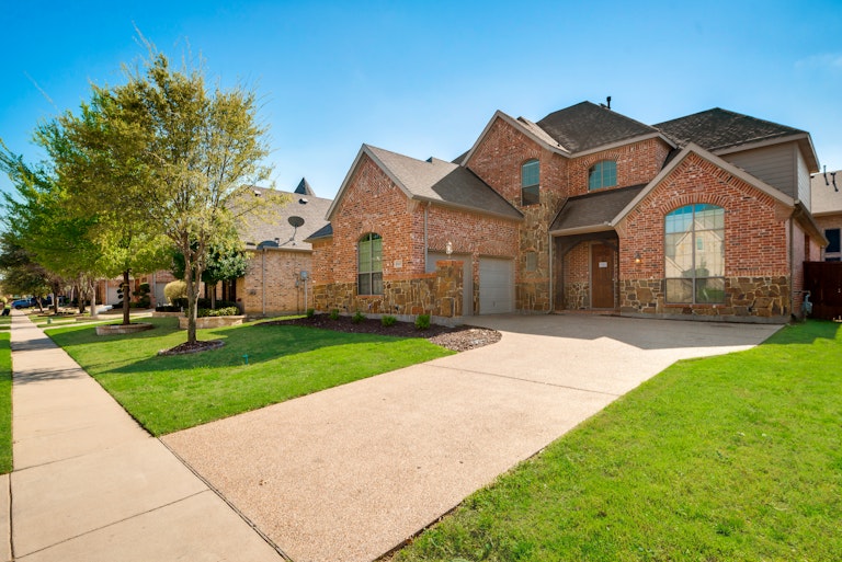 Photo 30 of 30 - 6947 Navigation Dr, Grand Prairie, TX 75054