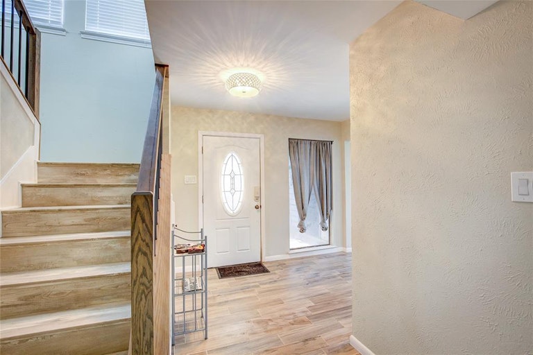 Photo 5 of 39 - 2914 Starboard Dr, Rockwall, TX 75087