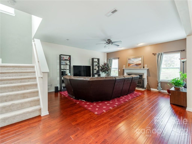 Photo 7 of 39 - 8112 Dumphries Dr, Huntersville, NC 28078